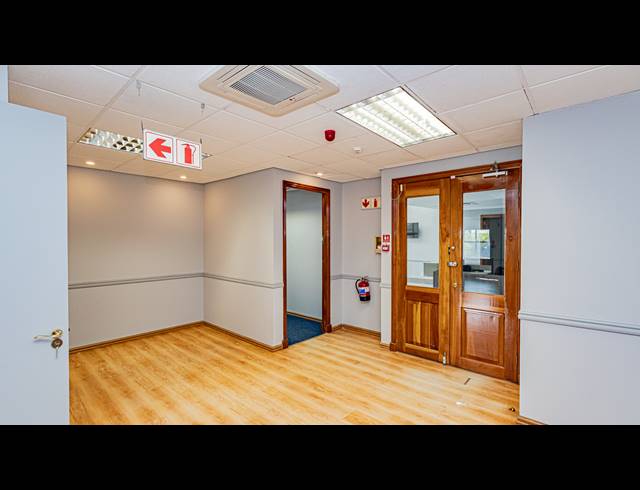 574M² OFFICE TO LET IN FERNDALE